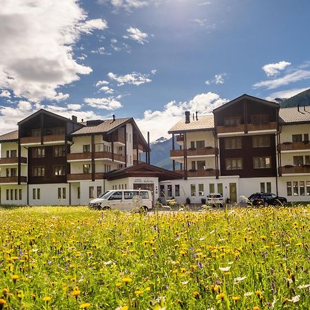 Obergesteln Hotel Hubertus מראה חיצוני תמונה