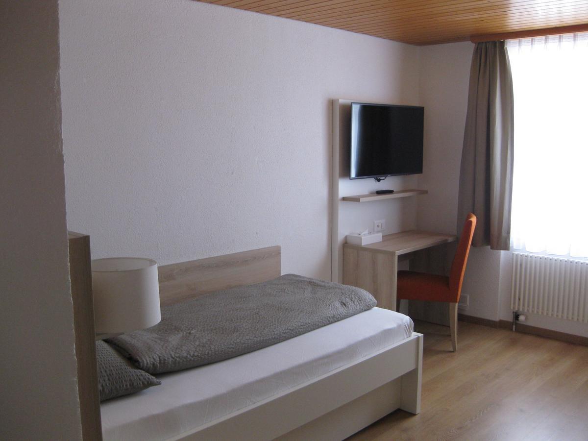 Obergesteln Hotel Hubertus מראה חיצוני תמונה
