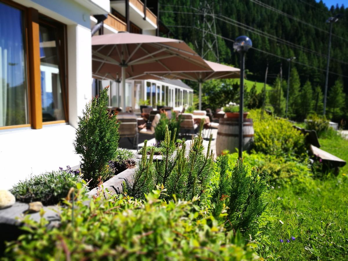 Obergesteln Hotel Hubertus מראה חיצוני תמונה