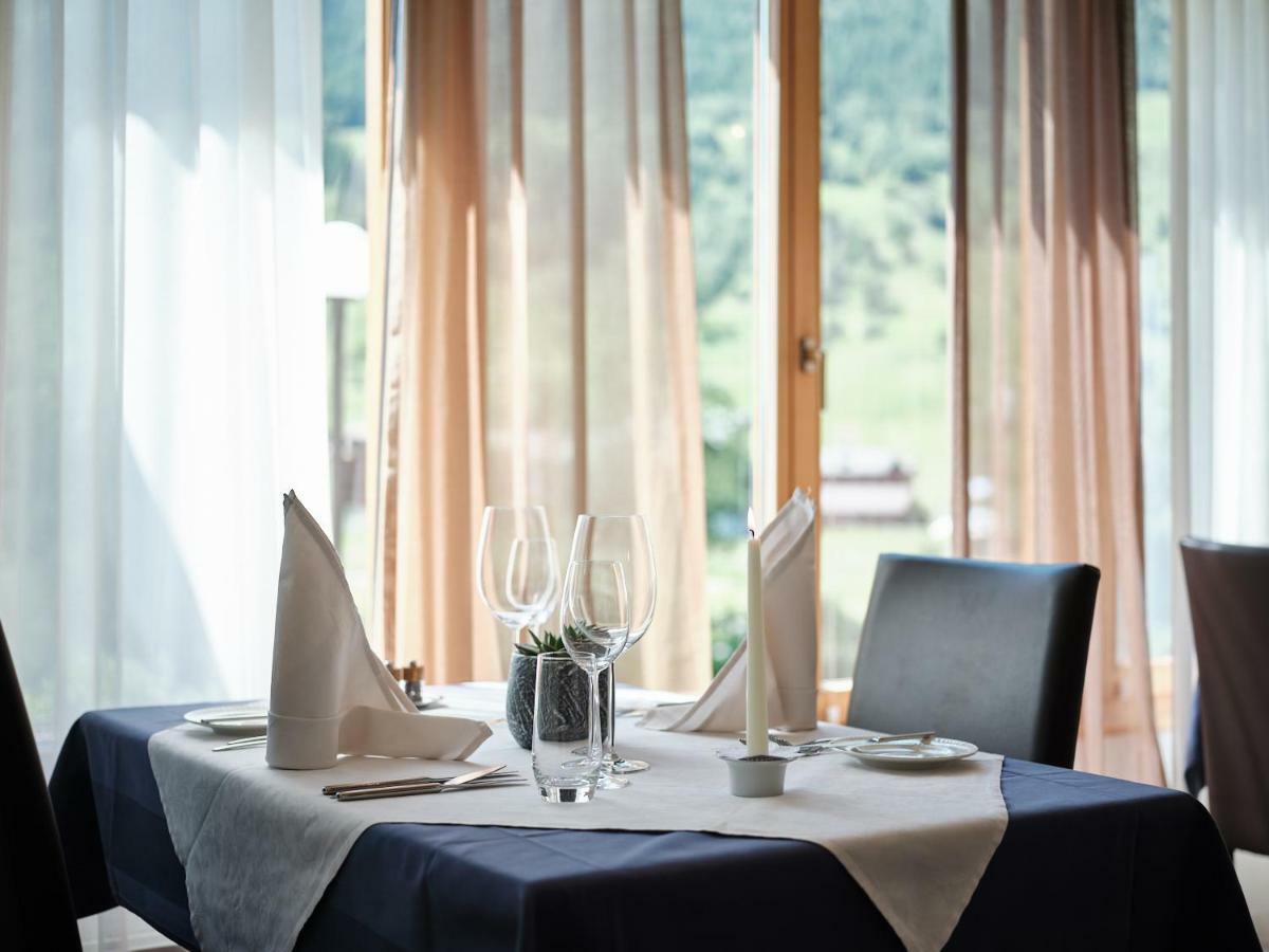 Obergesteln Hotel Hubertus מראה חיצוני תמונה